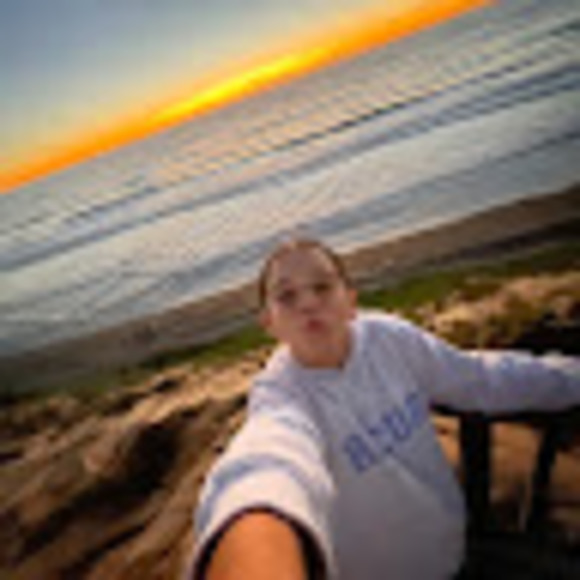 Meet your Posher, Juliana - Picture 1 of 1